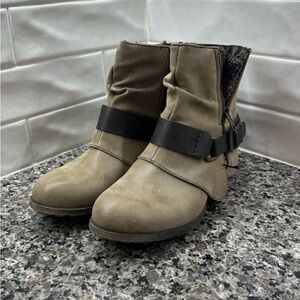 Pop Prague Ankle Boots Tan Faux Leather Women's size 9